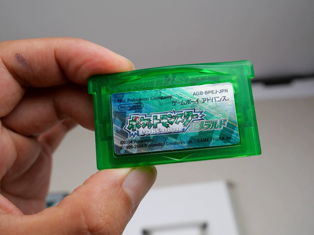 120926-toy-52 GBA game, Pokemon, emerald, original genuine card tape, color as shown, reprint, box said full of paper products, medieval beauty, normal and archive, including shipping transparent protective box.