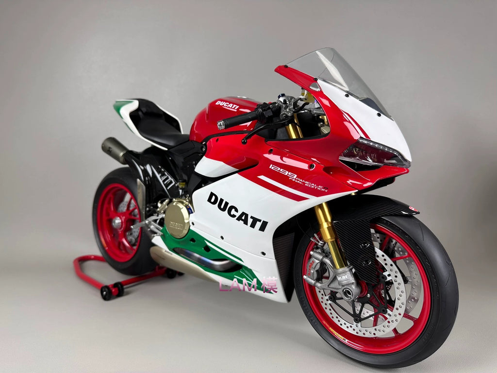 131026-toy-1 Pocher 1/4 Ducati 1299R FINAL EOITION+modification screws+full vehicle