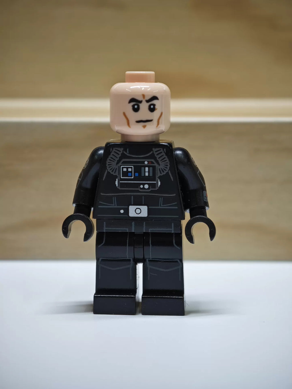 031026-toy-20 SW632 TIE fighter pilot with arm print good no oxidation cracks swing