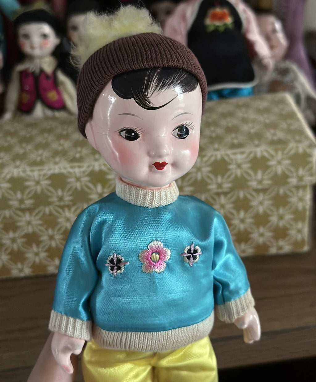 040926-doll-211 Antique Dolls Chinese Ethnic Dolls Embroidered Dolls