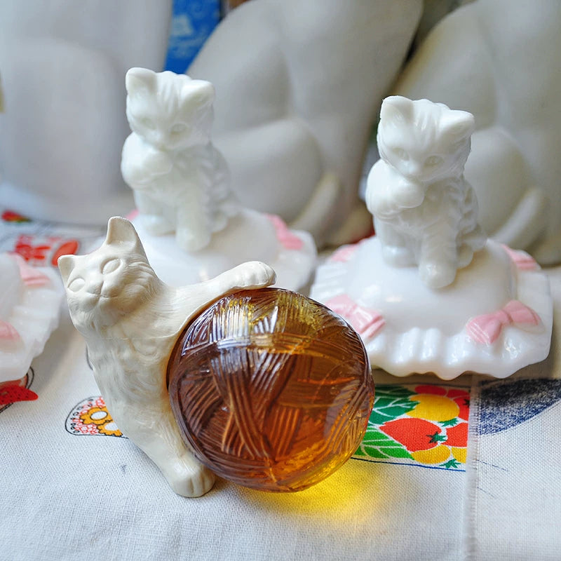 040926-doll-82 Western antique old perfume bottle Avon elegant fragrance Siam cat pillow cat perfume bottle ornaments various
