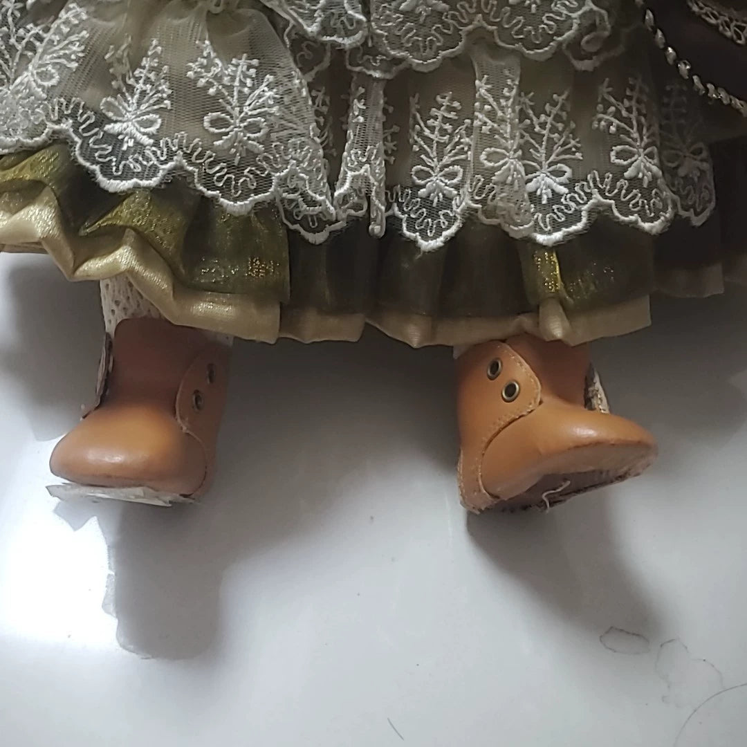 260926-toy-56 Kestner This beautiful 152 plain porcelain doll is designed in vintage style w