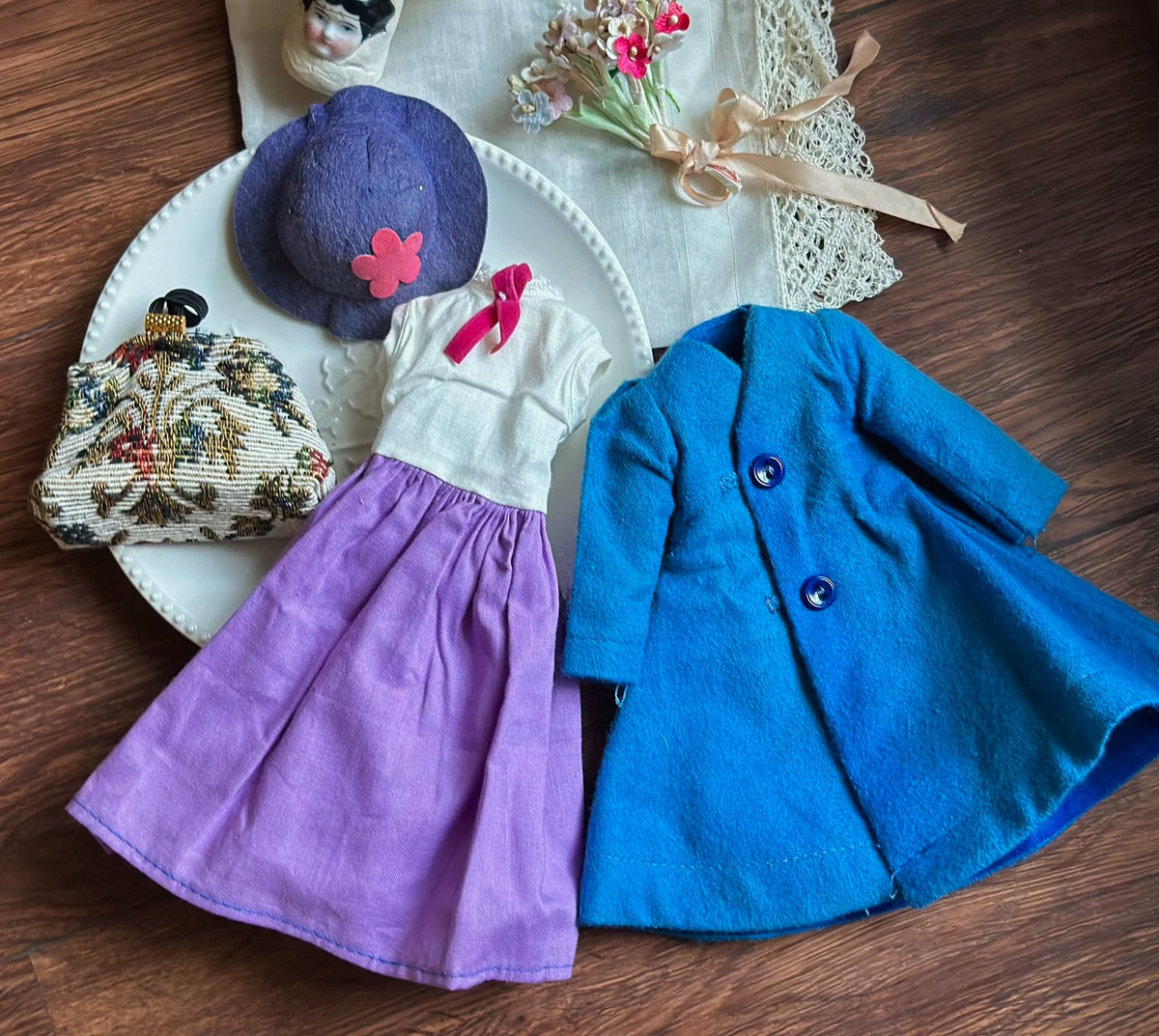 040926-doll-64 Antique Doll Clothes Set
