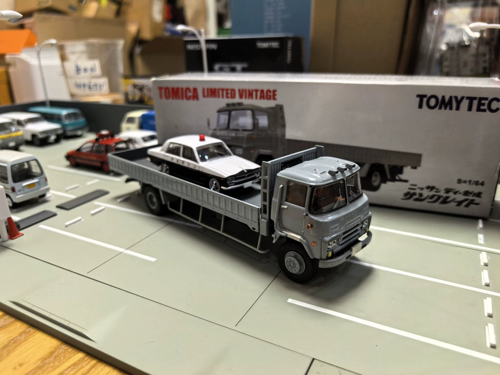 260926-toy-82 Tomica Limited Vintage TLV LV-108a Truck Tommy 1/64