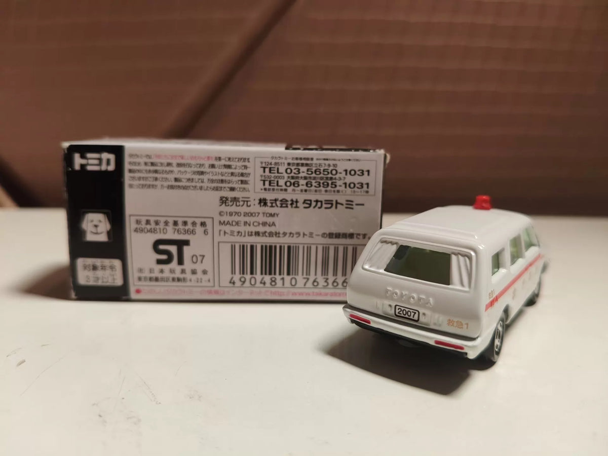 150926-toy-13 TOMECA Tomica APITA Exhibition Special Note Limited Toyota MP-1 Fire Ambulance Toyota MP-1