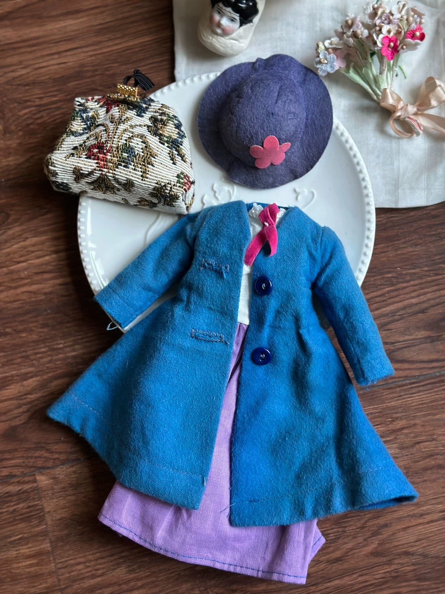 040926-doll-64 Antique Doll Clothes Set