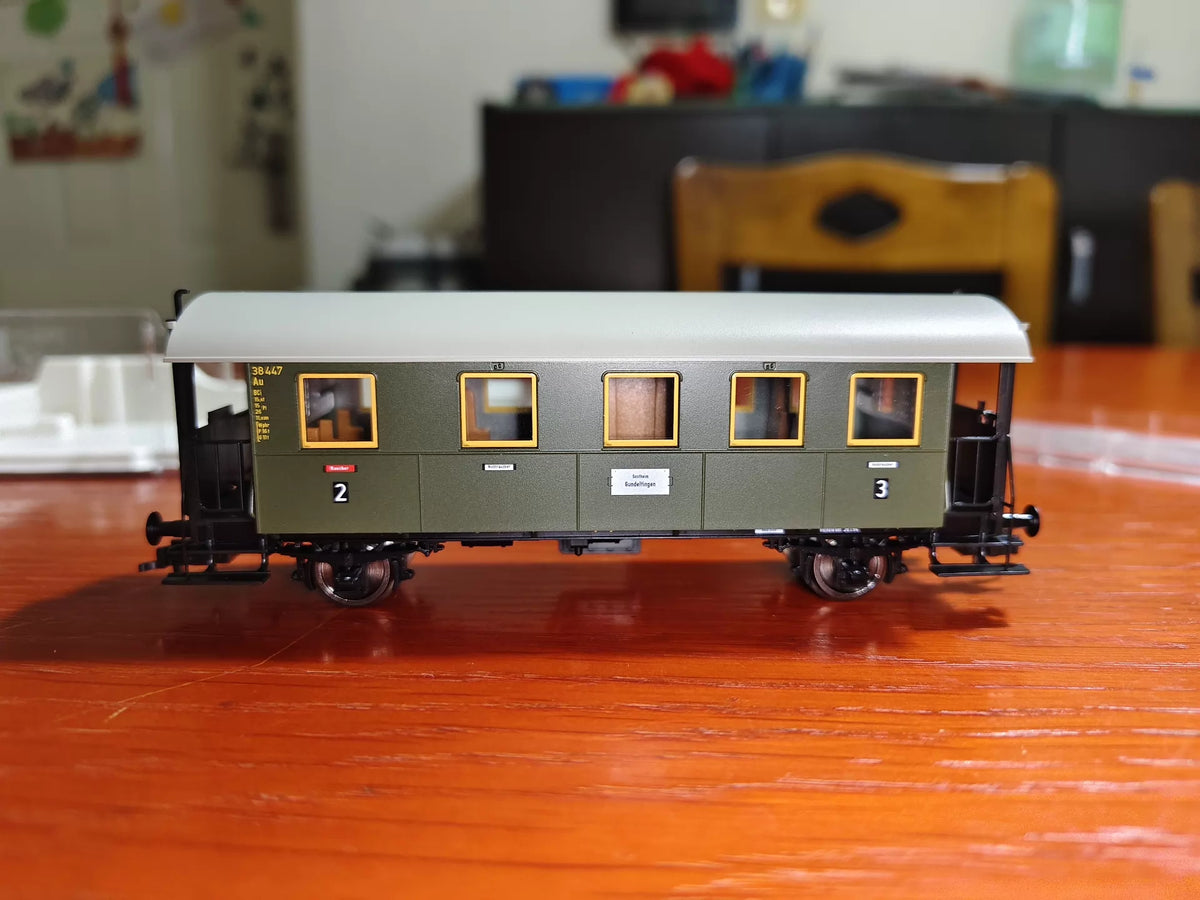 051026-toy-2 Fleischmann two-axle bus 1 section HO proportion