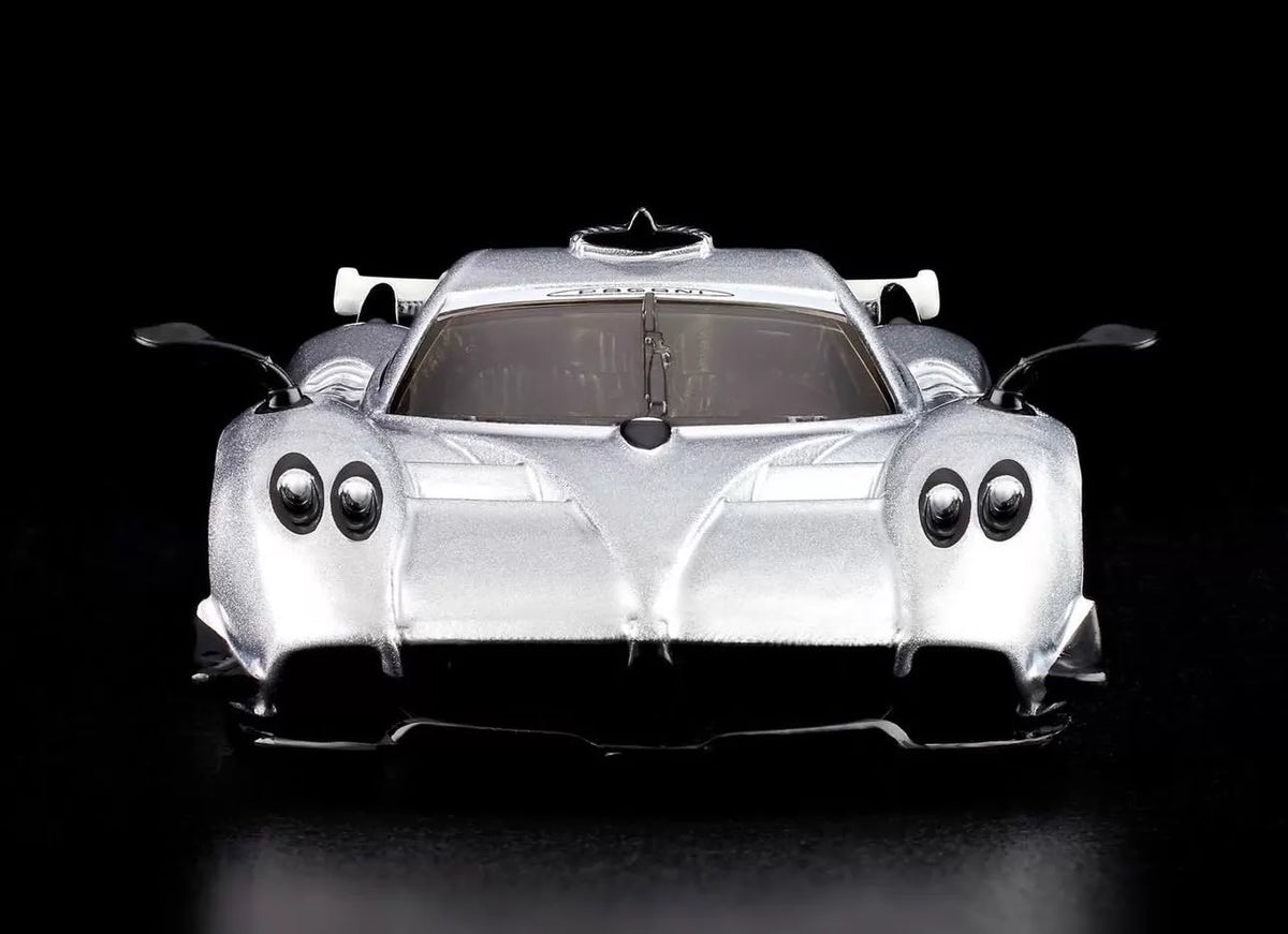 200926-toy-68 Hot Wheels RLC Exclusive 21 Pagani Huayra Silver Front Cover Detachable Crystal Coffi