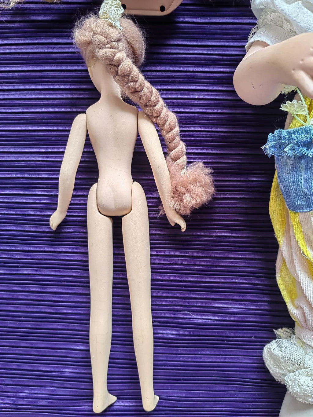 210926-toy-65 Antique ceramic dolls found missing from packaging
