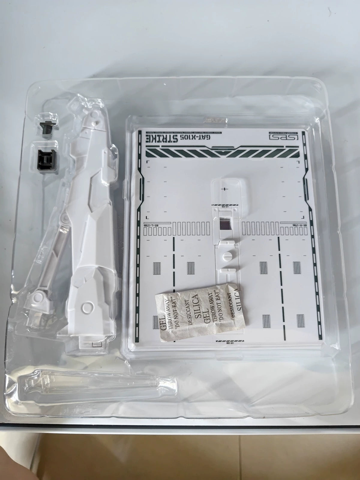 121026-toy-3 Gundam Bandai