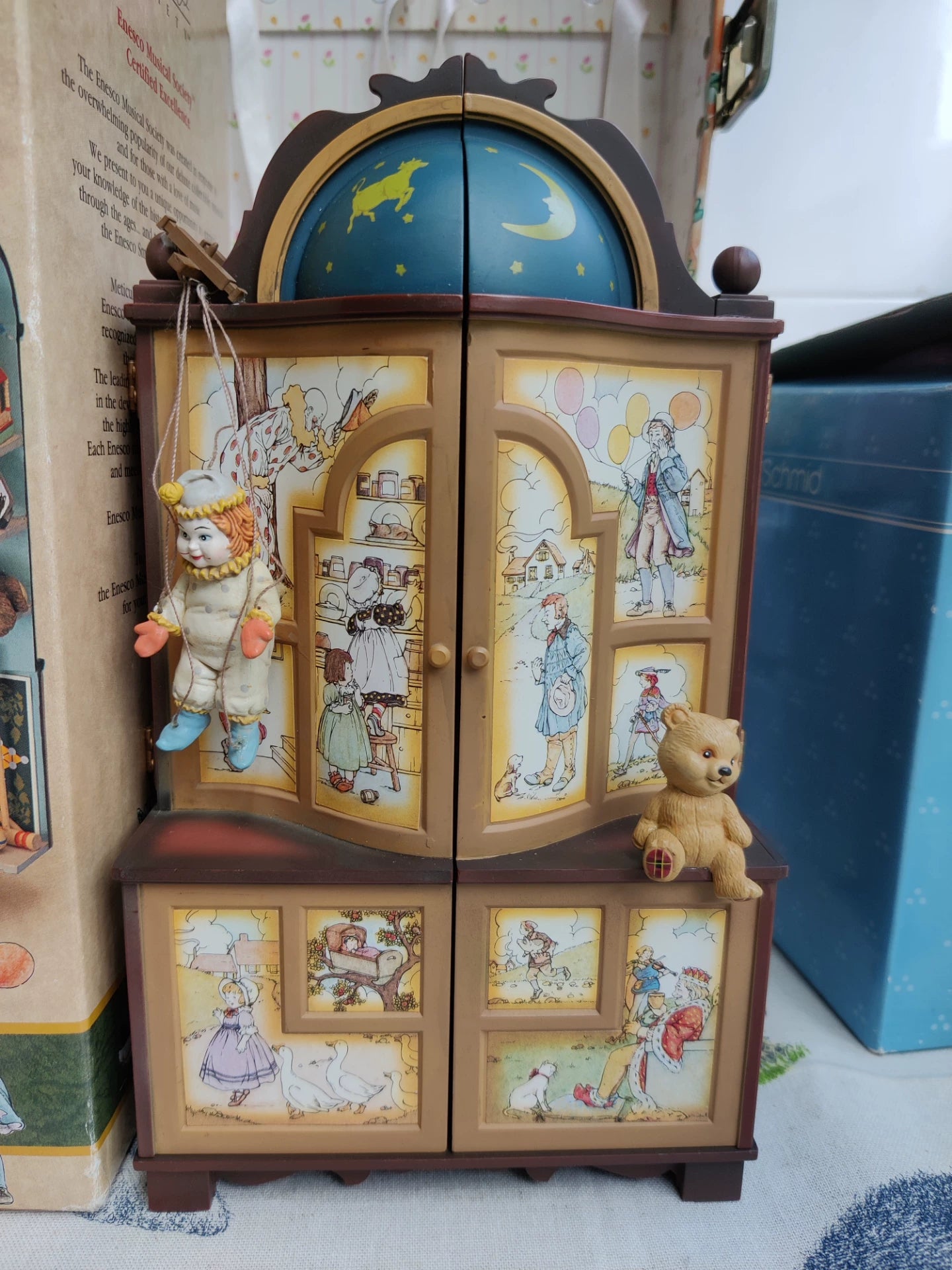 040926-doll-57 Spot enesco dreamer the dreamer keeper music box original box complete
