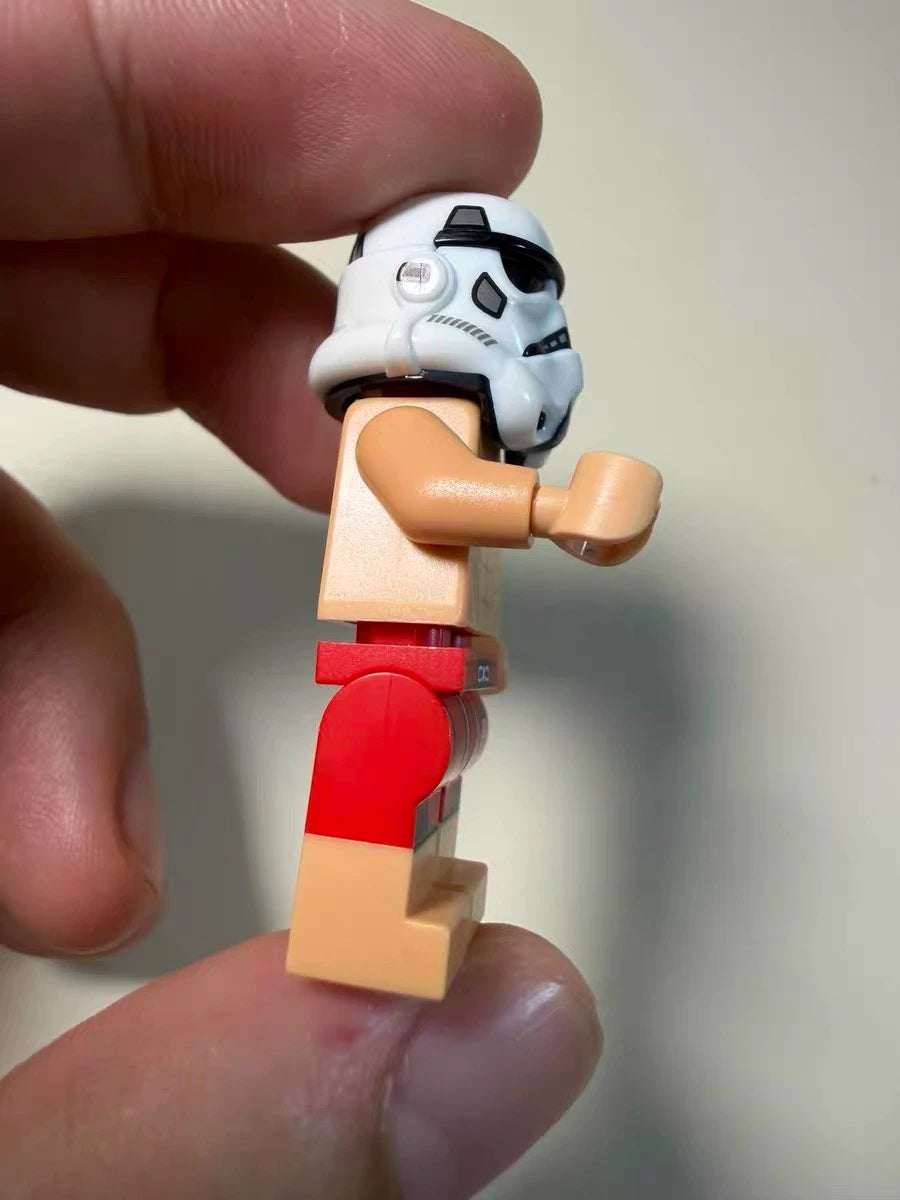 081026-toy-19 LEGO Stormtrooper sw1479 Shower