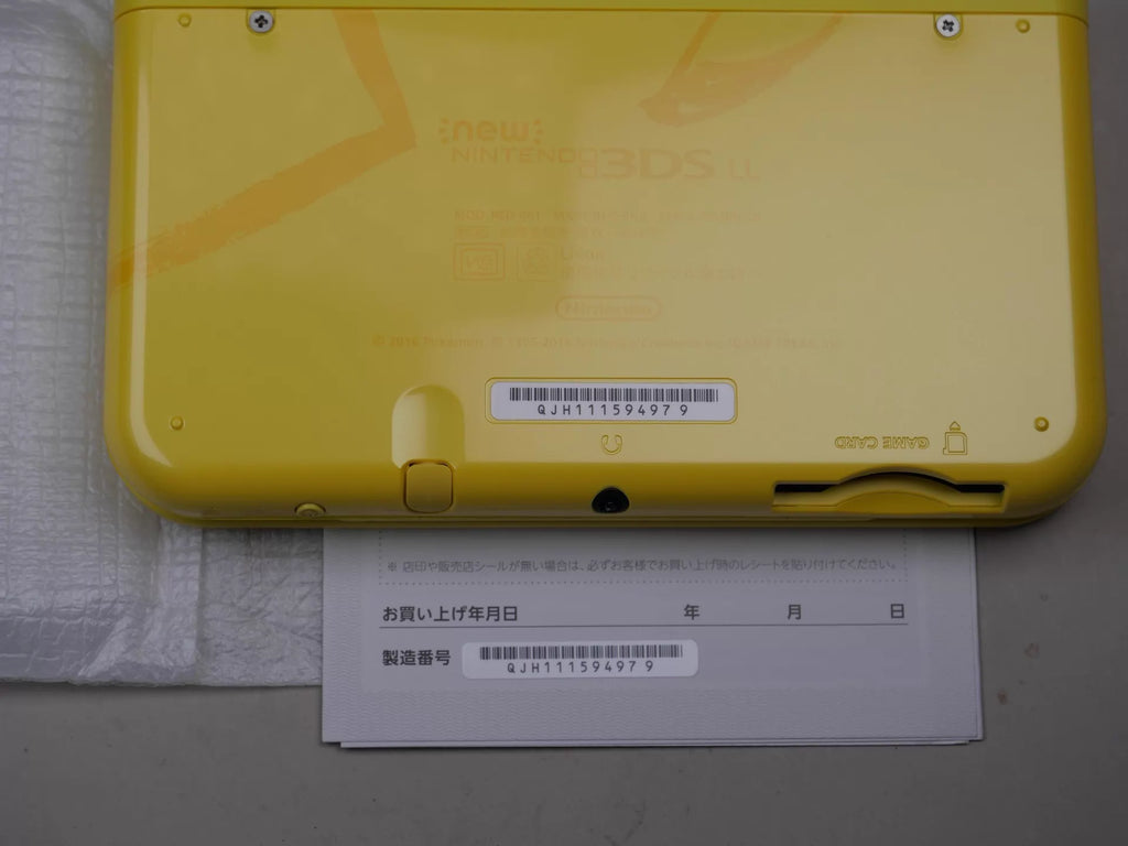 Nintendo new3ds ll handheld phone, new big three Pikachu limited edition, all original code, not cracked, color as shown in the picture, the box is complete, the whole is close to the new machine, figure 9 flaws, other no damage, the screen is not