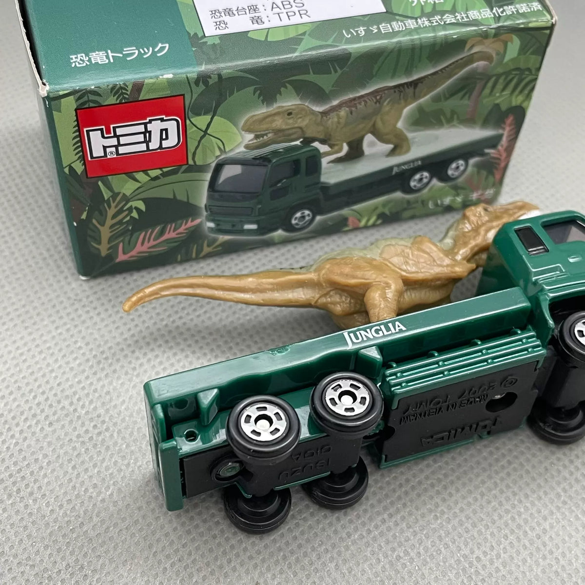 250926-toy-12 Tomica Japanese Version JUNGLIA OKINAWA Jurassic Park Limited Special Note Di