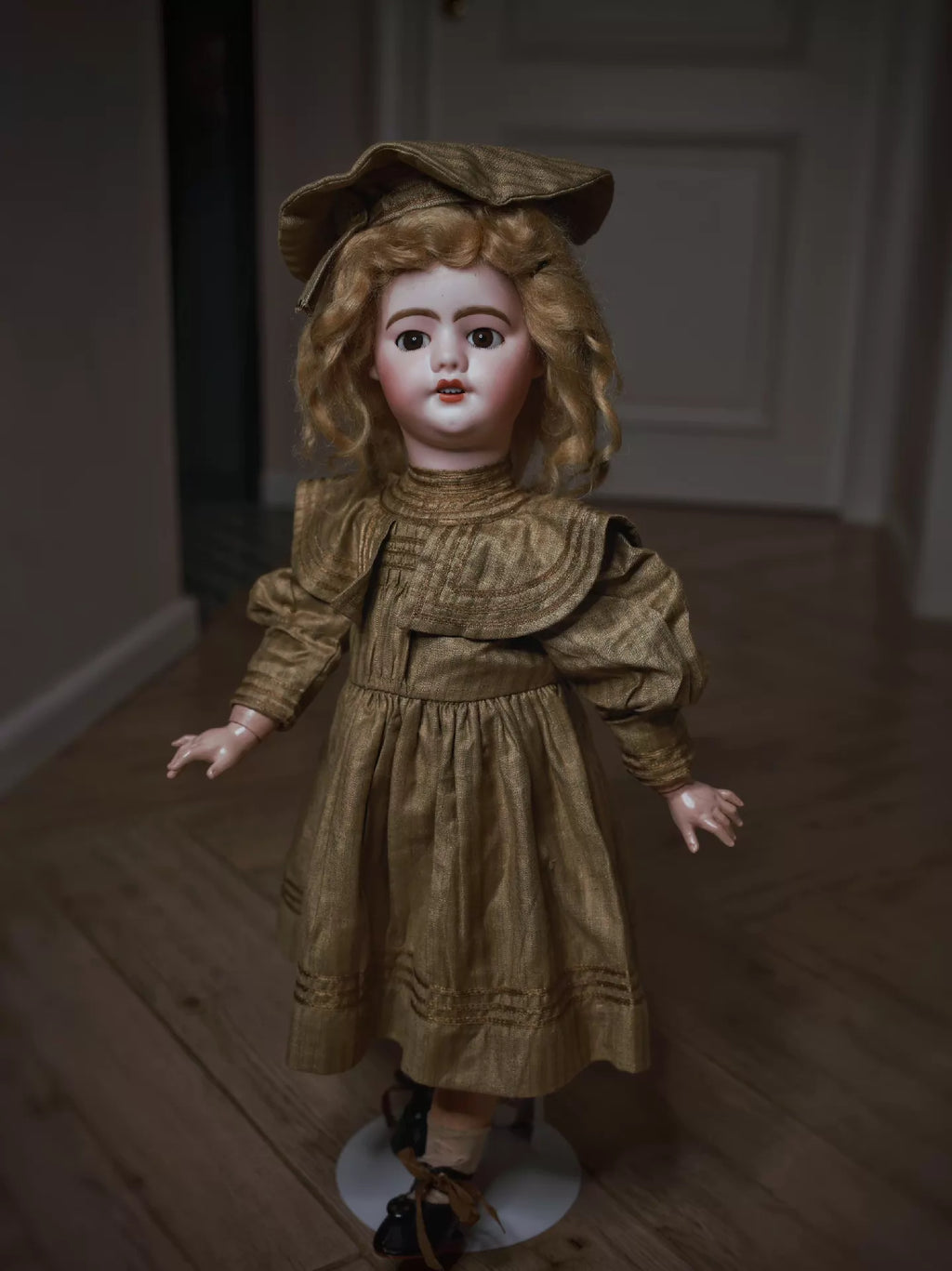 081026-toy-25 fabo sfbj french antique ceramic doll