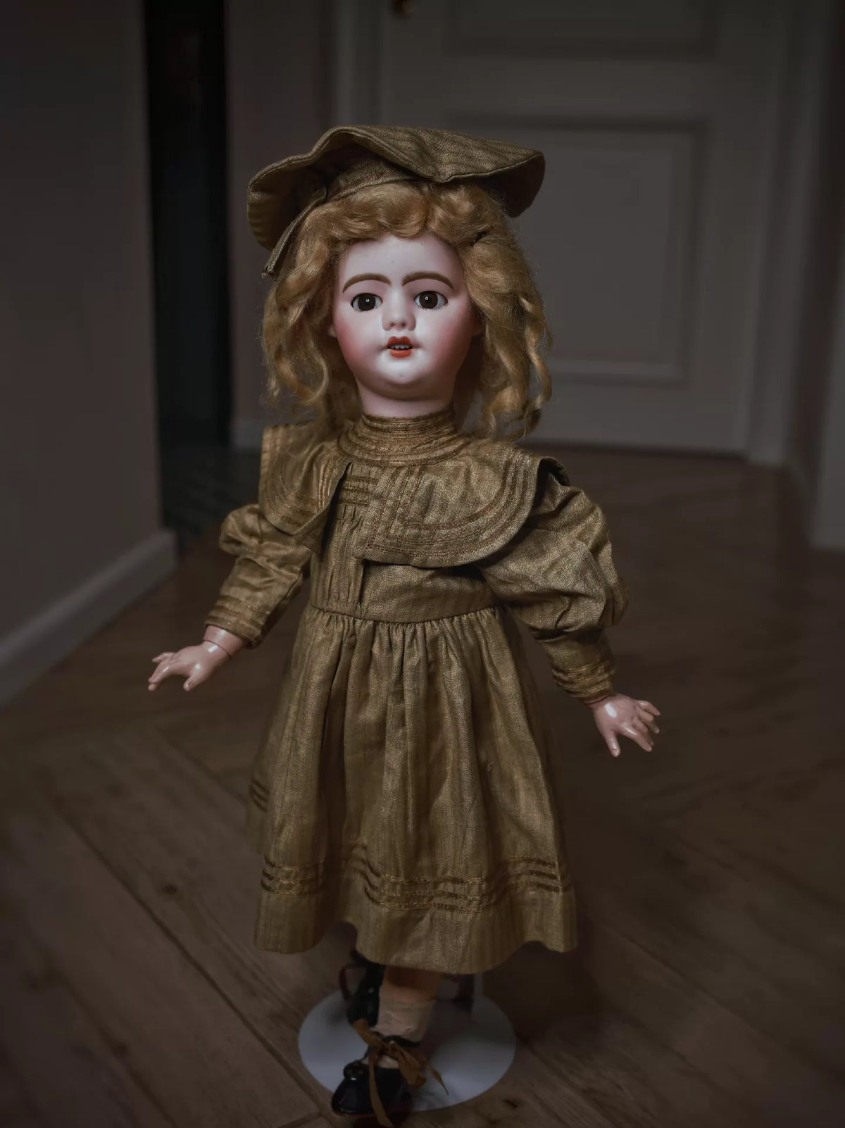 081026-toy-25 fabo sfbj french antique ceramic doll