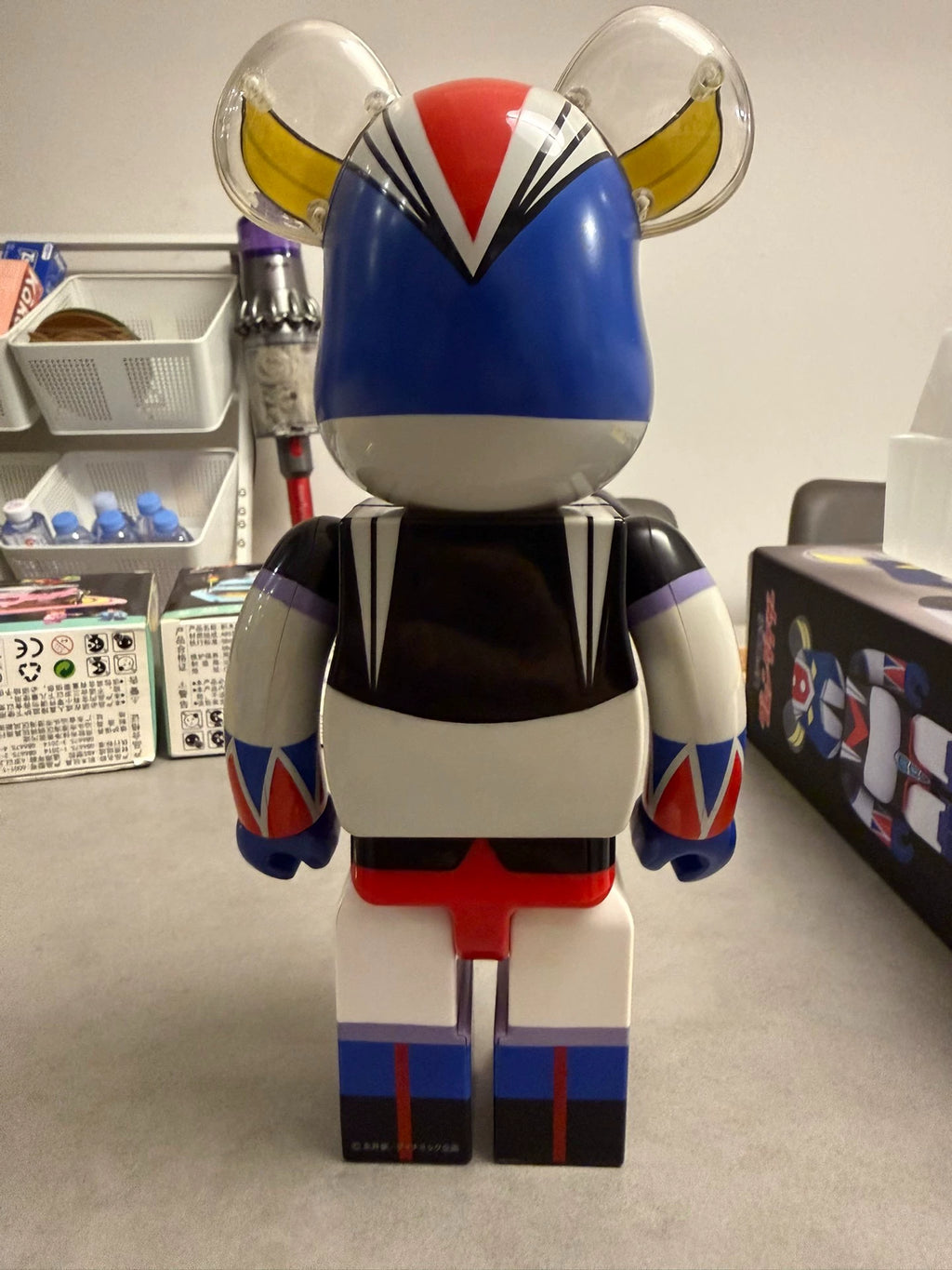 131026-toy-5 Bearbrick Iron Armored Almighty Man UFO Demon God Grundessa 400 Giant Spirit Big