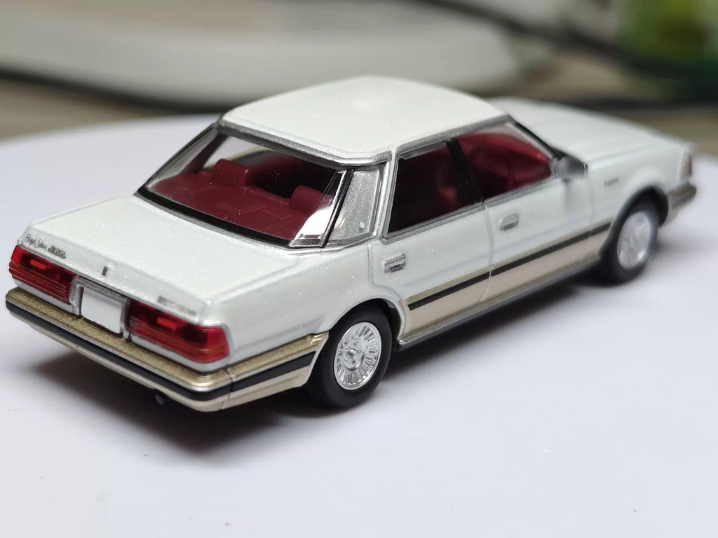 260926-toy-77 Tomica Limited Vintage Neo LV-N175b Toyota Crown Hardtop Supercharger 1985 1/64