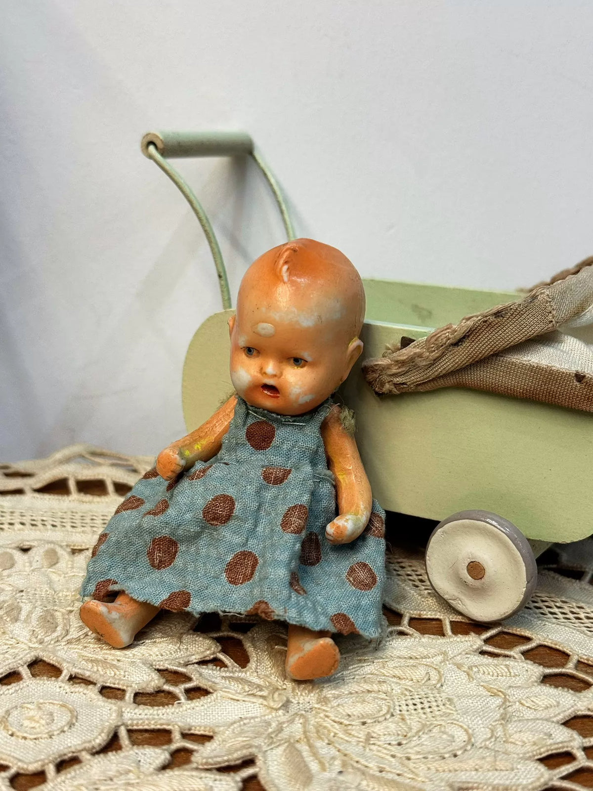 210926-toy-61 all porcelain doll