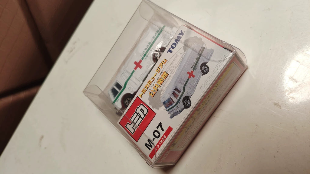 150926-toy-3 TOMICA Tomy exhibition special note Museum series M-07 Isuzu blood donation vehicle Isuzu bus