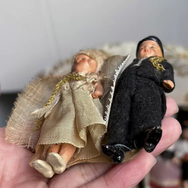 040926-doll-239 Antique German thick soup full porcelain palm treasure joint body dollhouse cloth puppet with original packaging