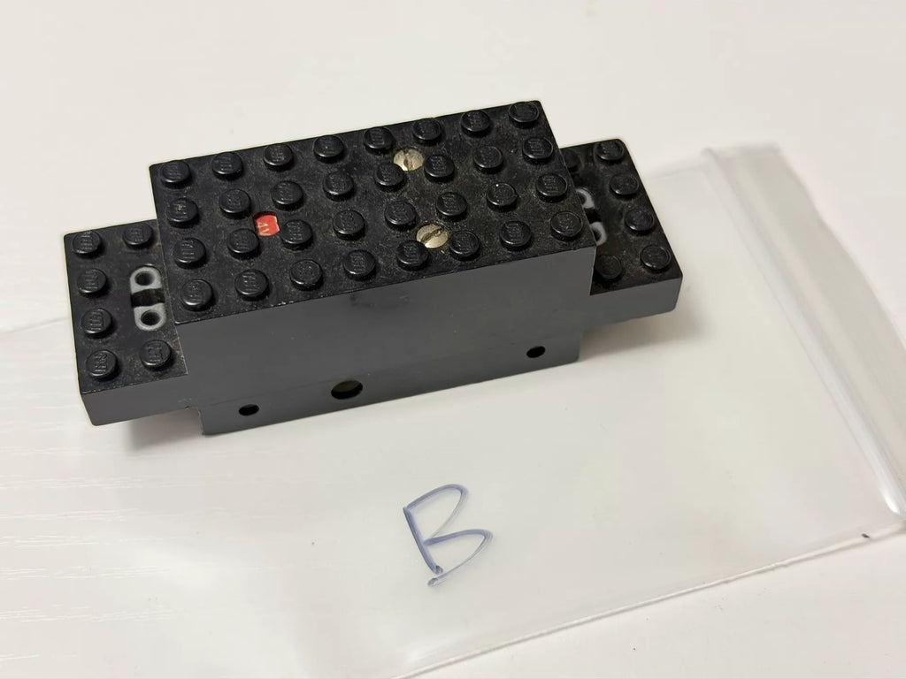 300926-toy-68 LEGO upn0259c01 Motor train 4.5V 12x4x3 1/3 Type II electronics x469b 93789