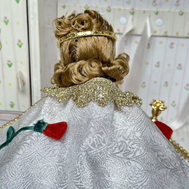 040926-doll-217 Antique Madame Alexander Doll Queen of the Roses