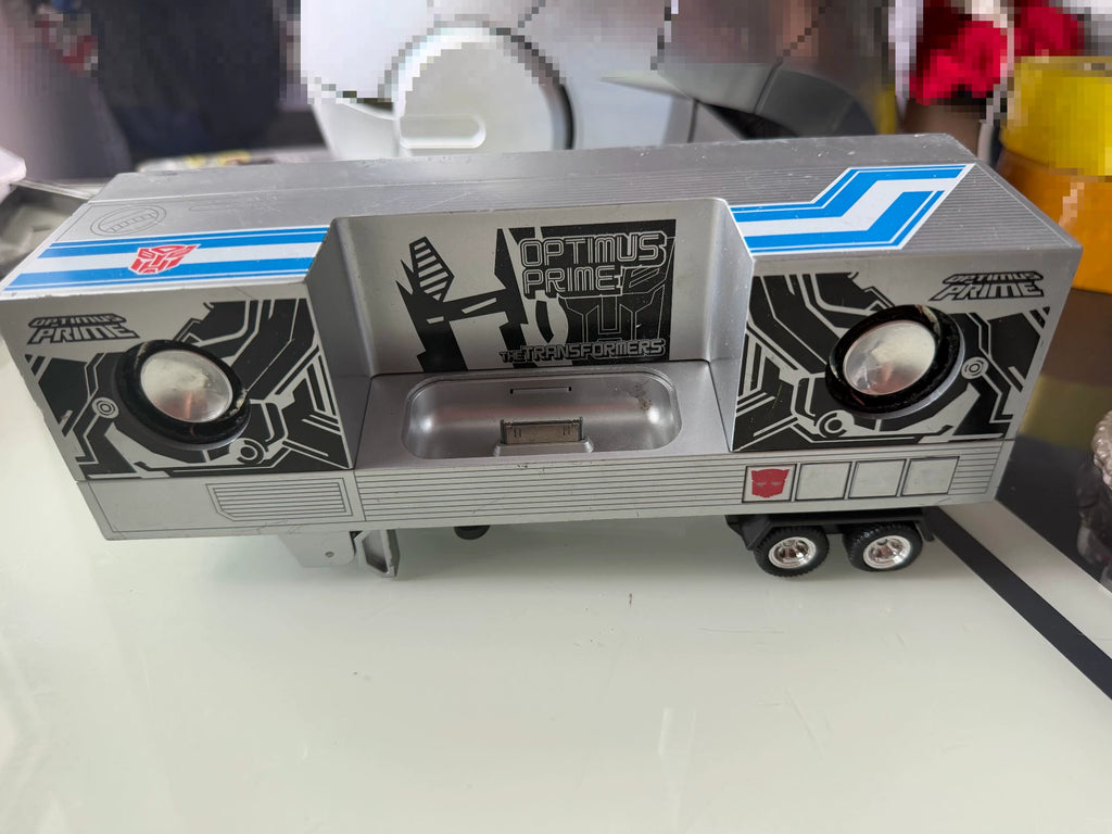 250926-toy-66 Transformers Optimus Prime G1 an old toy If it breaks can only be as decoration Ple