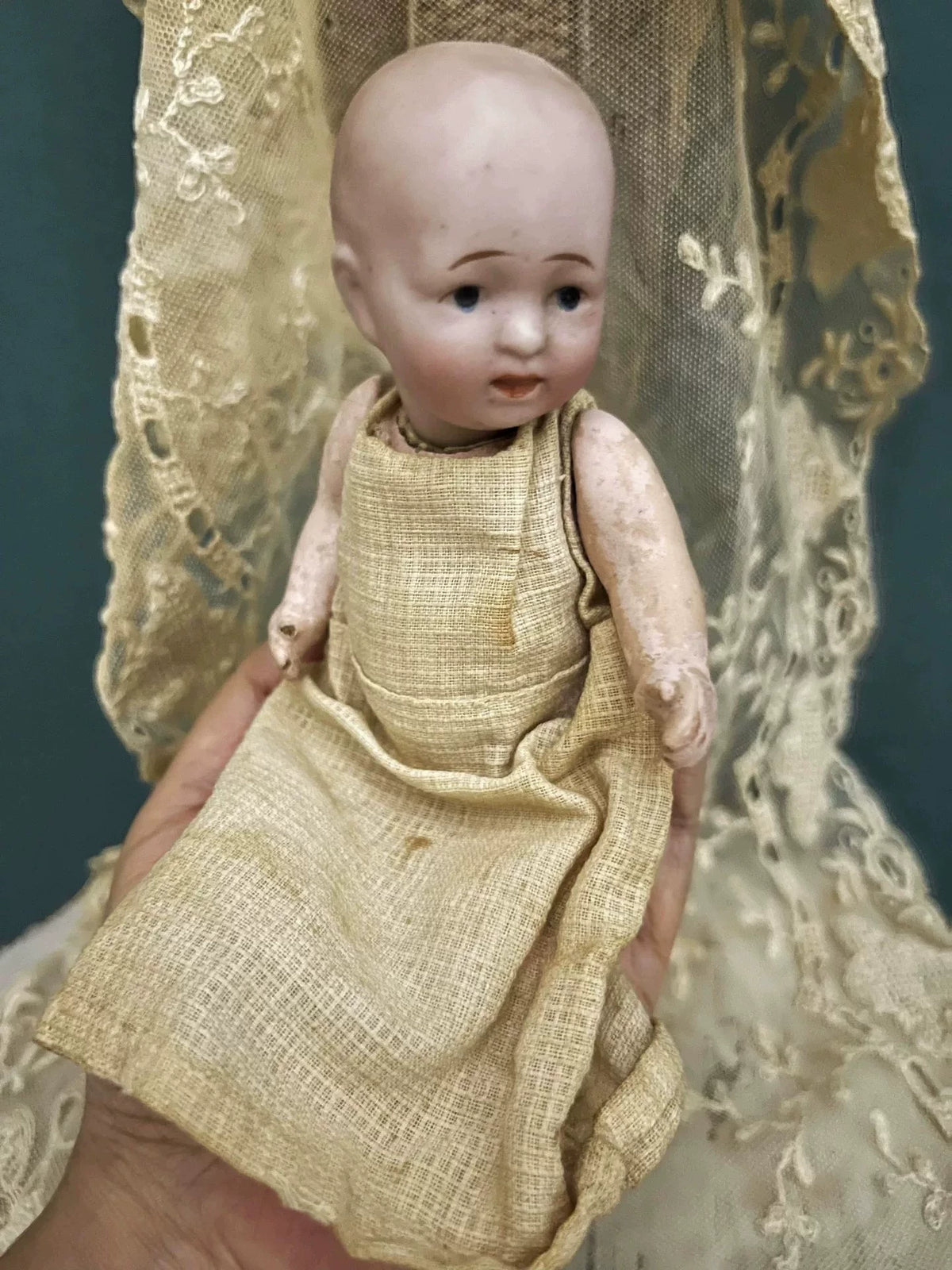 300926-toy-24 Japanese Antique Doll Full Porcelain Knuckle Frozen Leg