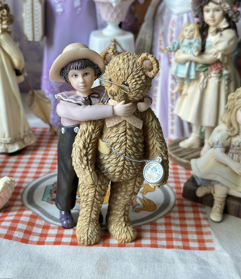 040926-doll-1 Antique Strong Soup Doll Victorian Style Little Girl Resin Ornaments