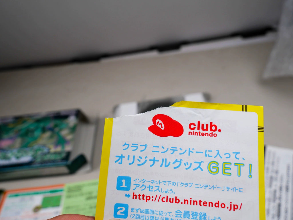 120926-toy-38 GBA game, Pokemon, Emerald, original Japanese card tape, color as shown in the picture, box said yes, with communicator, incomplete paper, some damage to the box, normal and archive, transparent protective box shipped.
