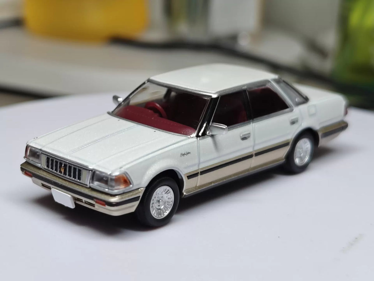 260926-toy-77 Tomica Limited Vintage Neo LV-N175b Toyota Crown Hardtop Supercharger 1985 1/64