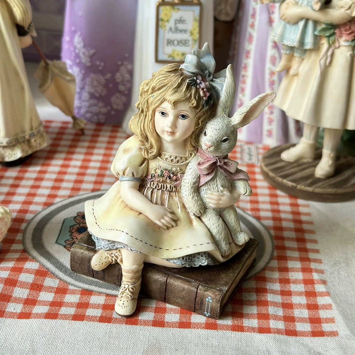 040926-doll-1 Antique Strong Soup Doll Victorian Style Little Girl Resin Ornaments