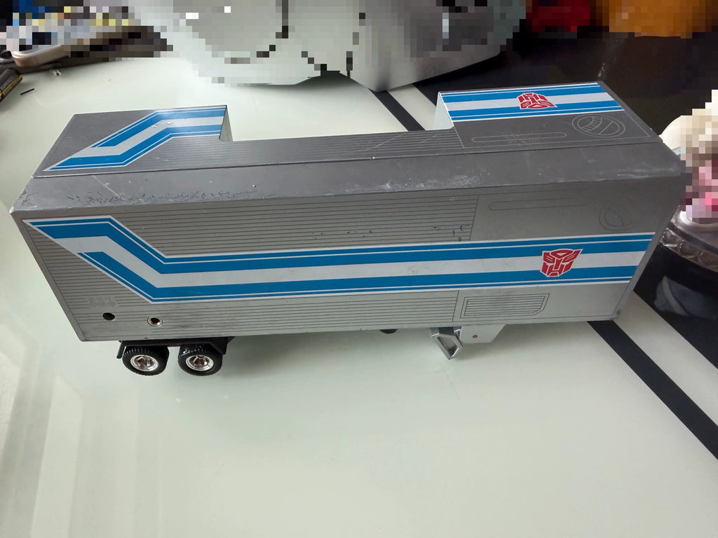 250926-toy-66 Transformers Optimus Prime G1 an old toy If it breaks can only be as decoration Ple