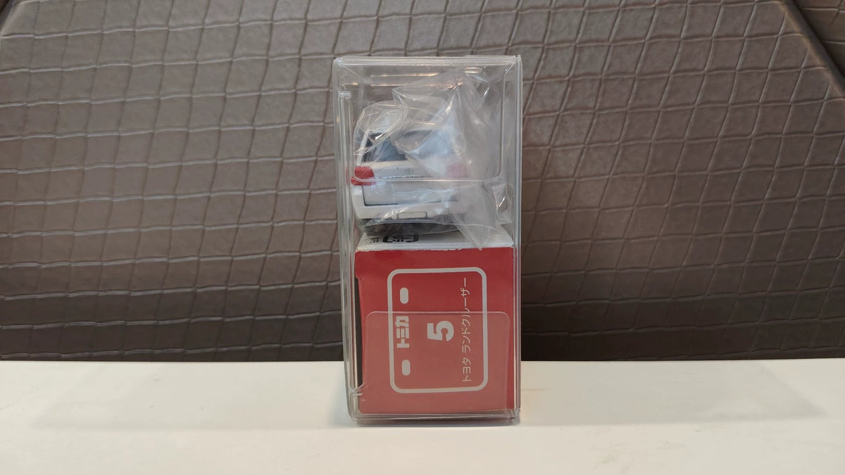 150926-toy-40 Tomica out-of-print red and white box new car sticker No. 5 Toyota land cruiser
