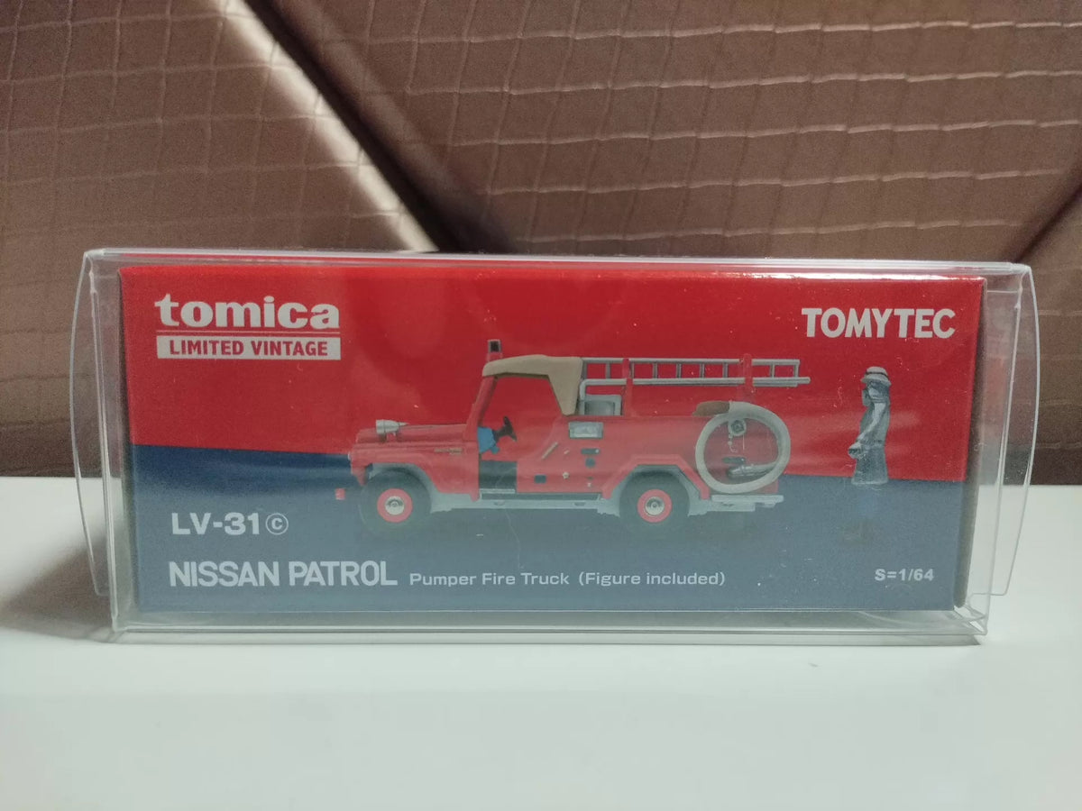 150926-toy-36 TOMYTEC TLV-31C Nissan Patrol Pumper Fire Truck (Figure included)