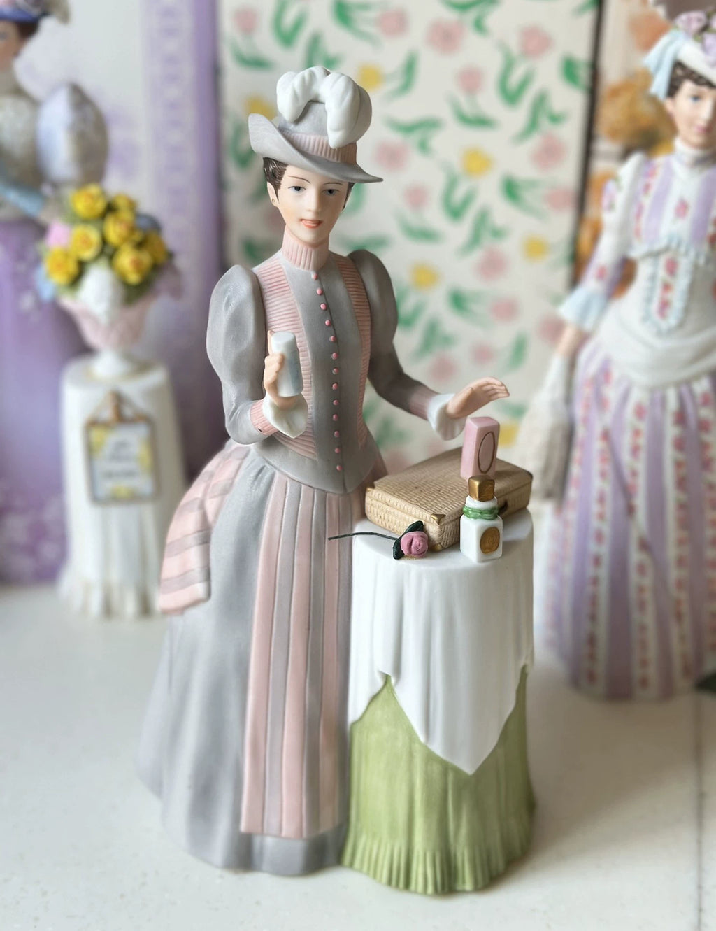 040926-doll-65 Avon Women's Porcelain Puppet Western Antique Women's Boudoir Vintage Ornaments