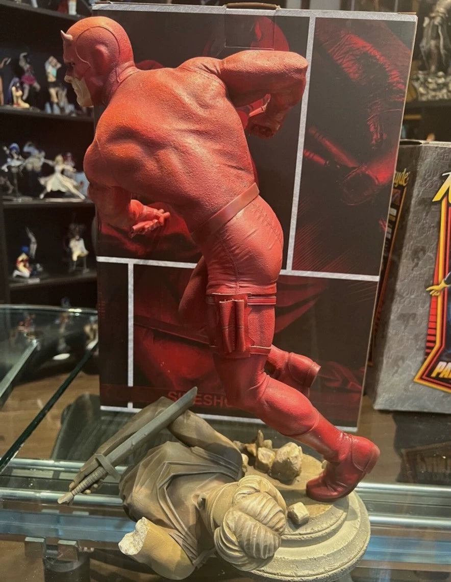 101026-toy-29 Marvel Sideshow Daredevil 1/4 Statue Reprint Guaranteed New