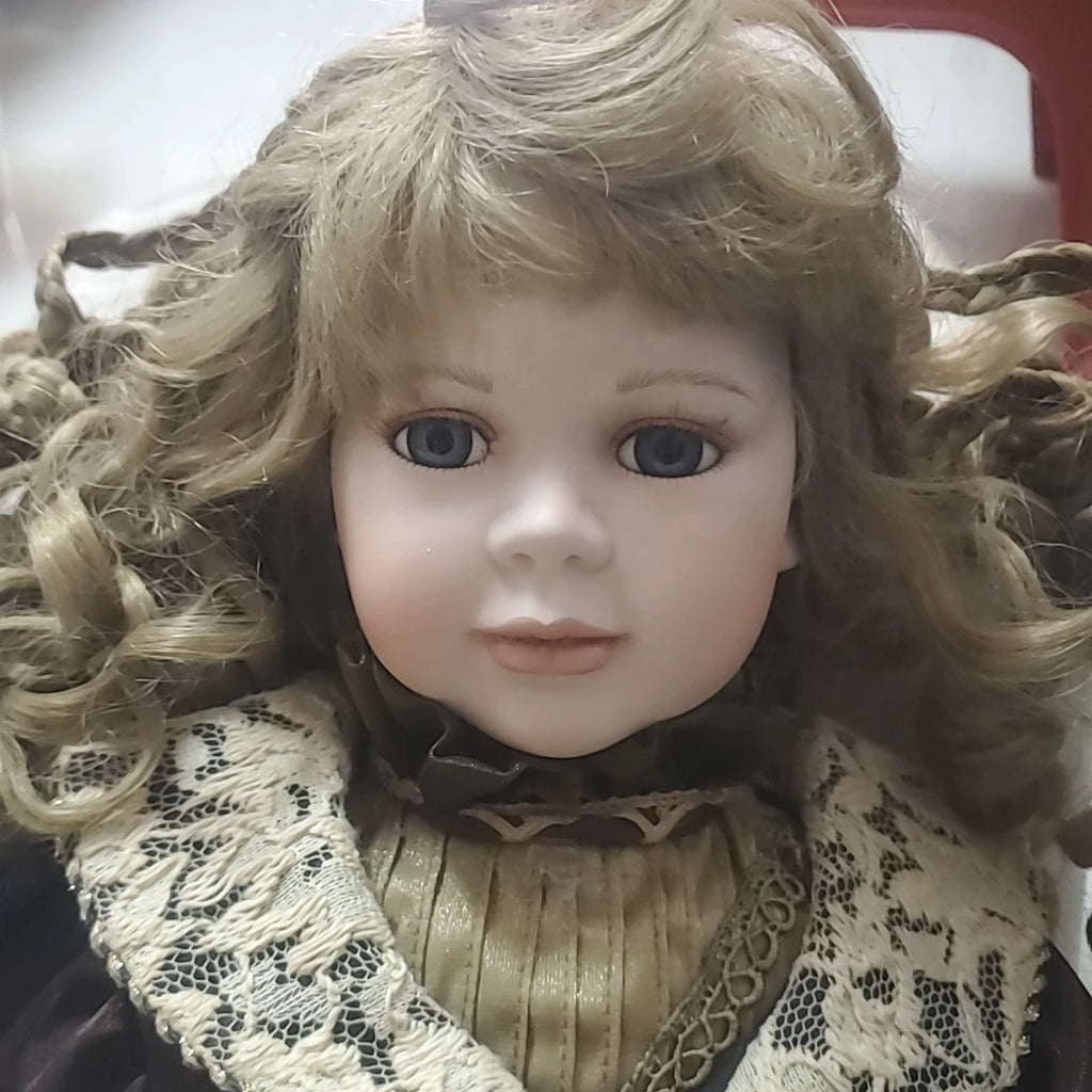 260926-toy-56 Kestner This beautiful 152 plain porcelain doll is designed in vintage style w