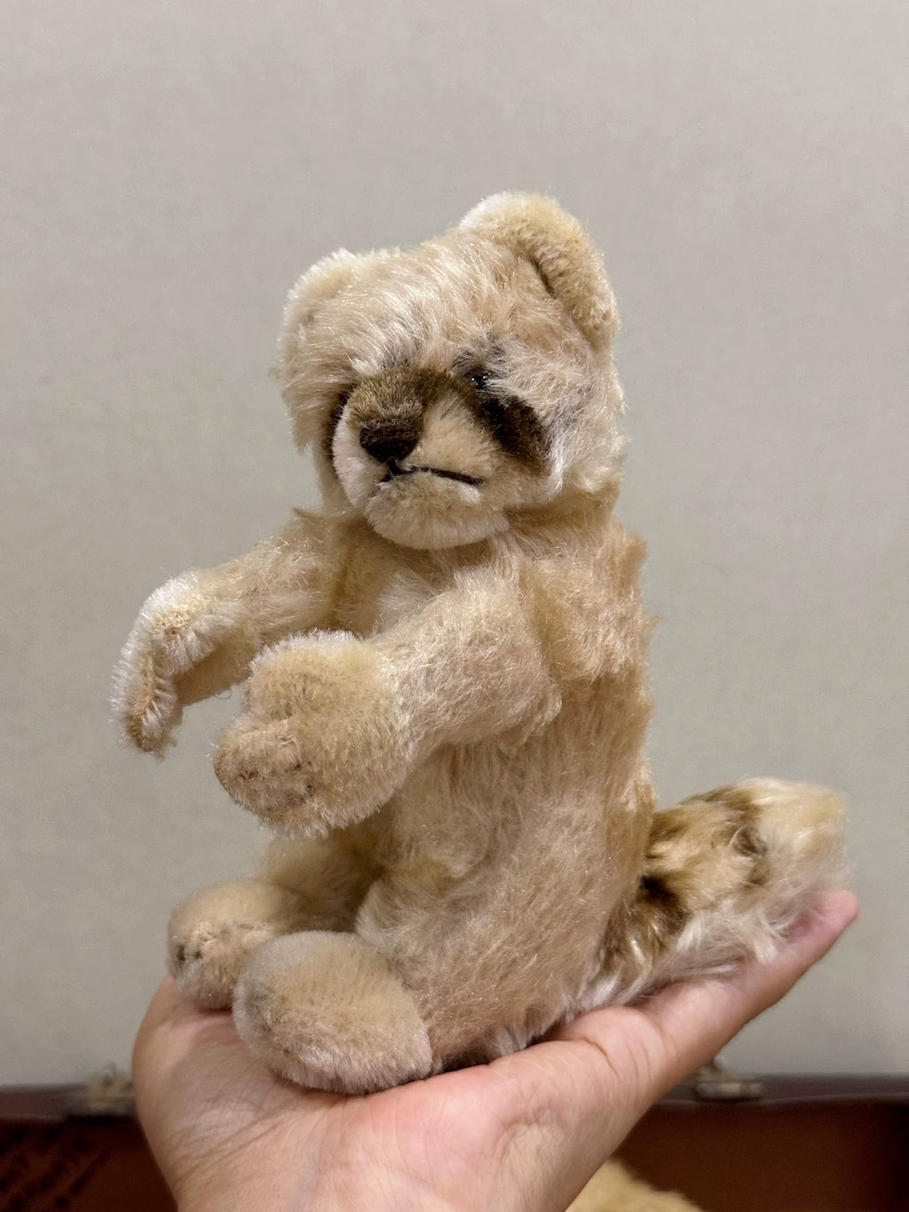 300926-toy-28 Antique thick soup with medieval dolls