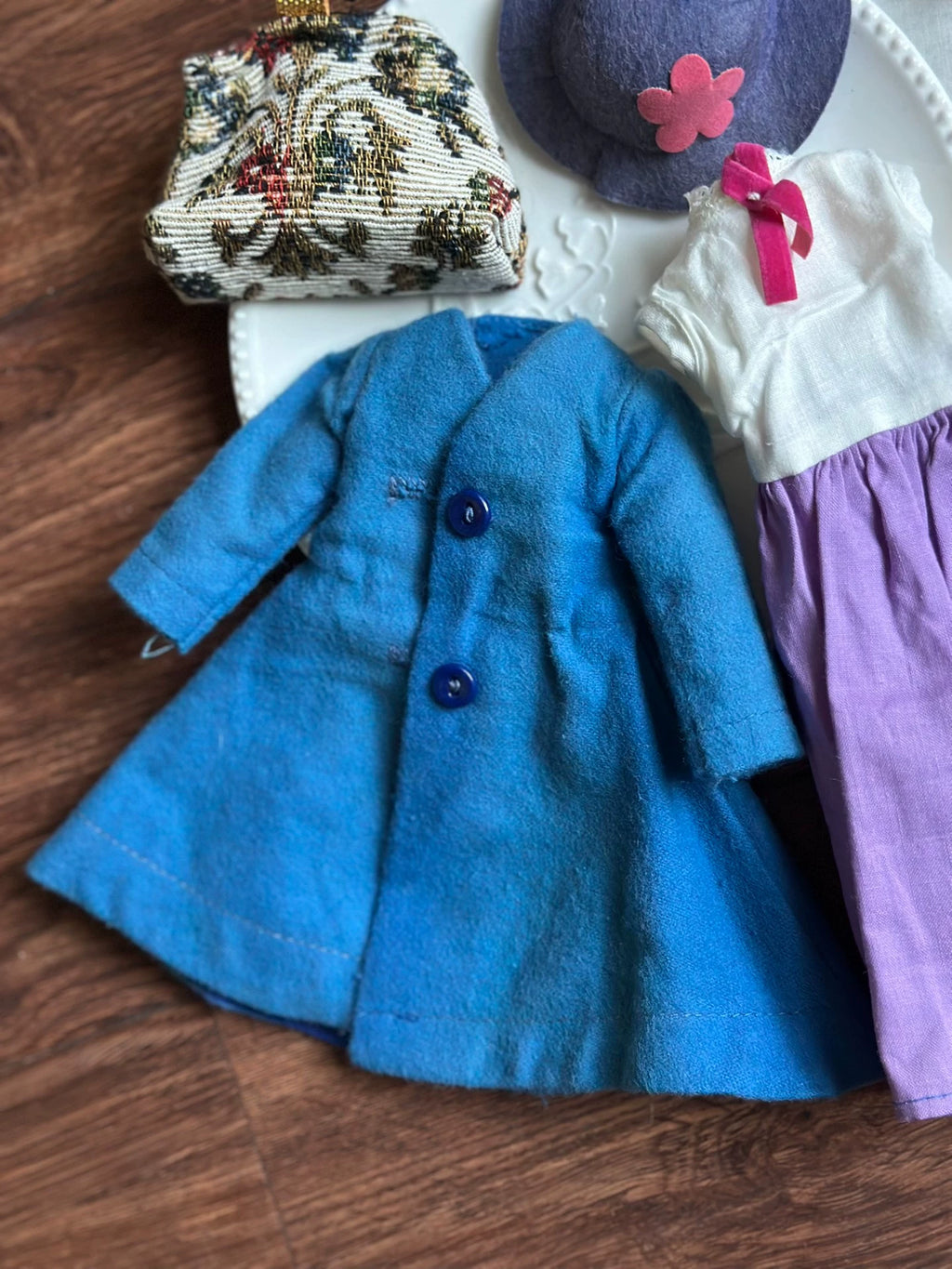 040926-doll-64 Antique Doll Clothes Set