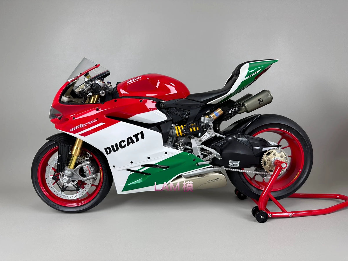 131026-toy-1 Pocher 1/4 Ducati 1299R FINAL EOITION+modification screws+full vehicle
