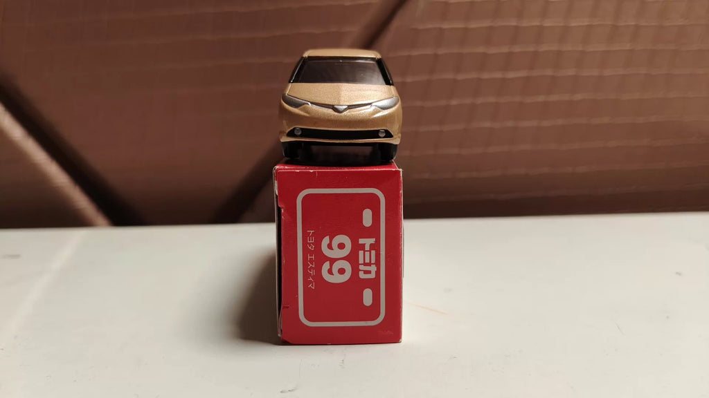 150926-toy-42 Tomica Tomica out-of-print red and white box old blue label new car sticker No. 99 Toyota Overlord Toyota Estima