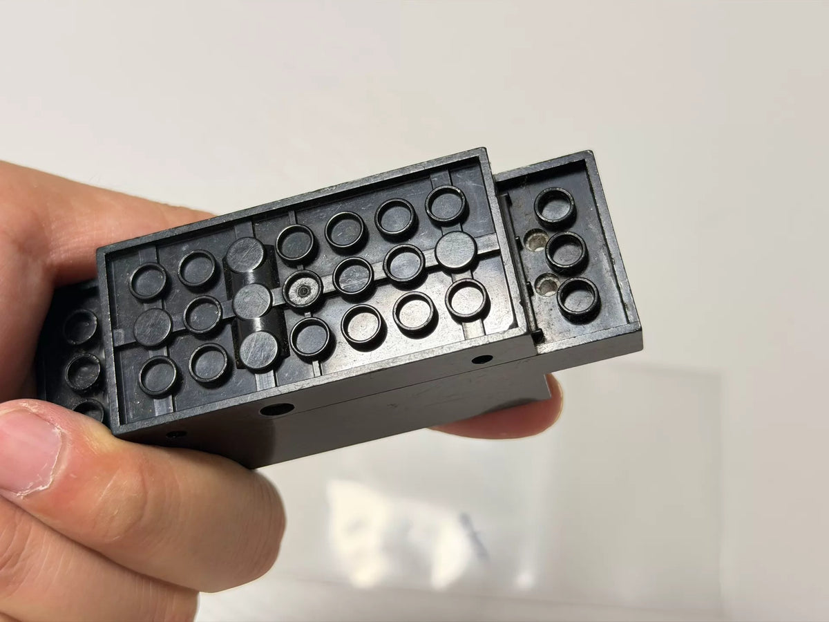 300926-toy-67 LEGO upn0259c01 motor train 4.5V 12x4x3 1/3 type II electronics x469b 93789