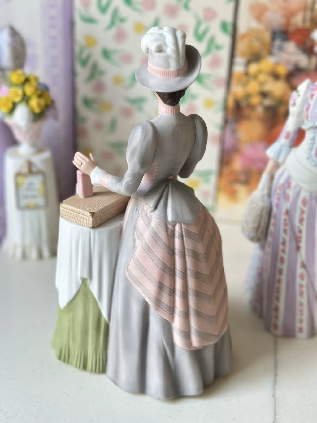 040926-doll-65 Avon Women's Porcelain Puppet Western Antique Women's Boudoir Vintage Ornaments