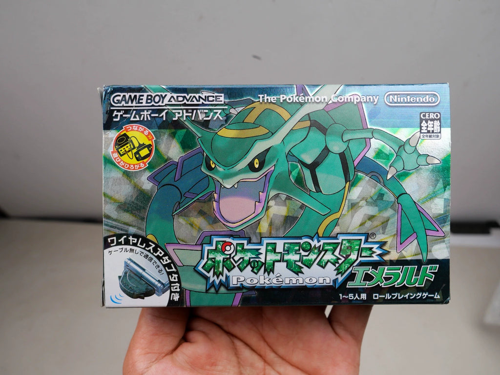 120926-toy-38 GBA game, Pokemon, Emerald, original Japanese card tape, color as shown in the picture, box said yes, with communicator, incomplete paper, some damage to the box, normal and archive, transparent protective box shipped.
