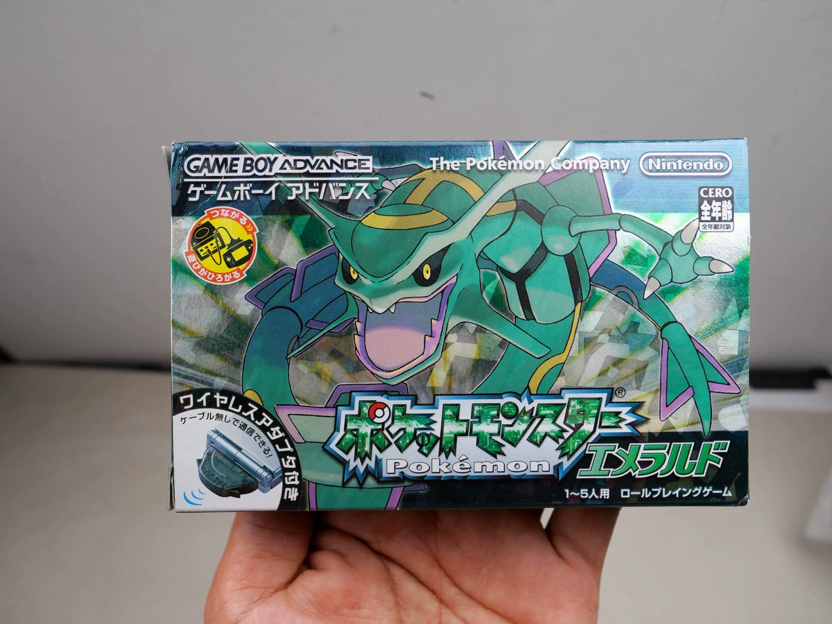 120926-toy-38 GBA game, Pokemon, Emerald, original Japanese card tape, color as shown in the picture, box said yes, with communicator, incomplete paper, some damage to the box, normal and archive, transparent protective box shipped.