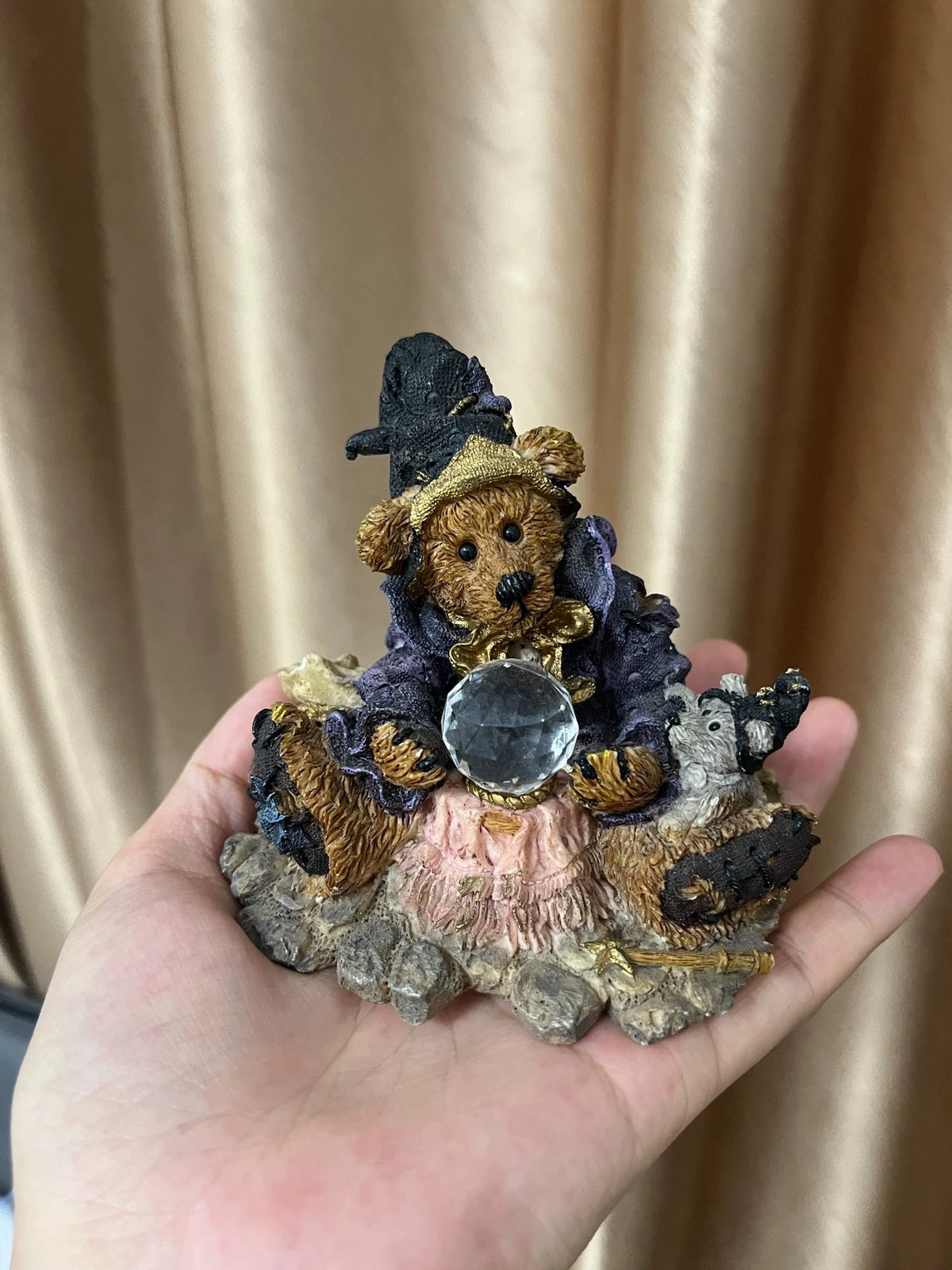 210926-toy-45 boyd fortune teller resin ornament