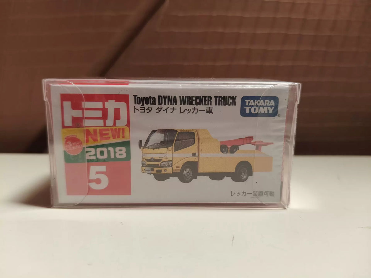150926-toy-46 Tomica out-of-print red and white box new car sticker No. 5 Toyota trailer Toyota Dyna wrecker truck