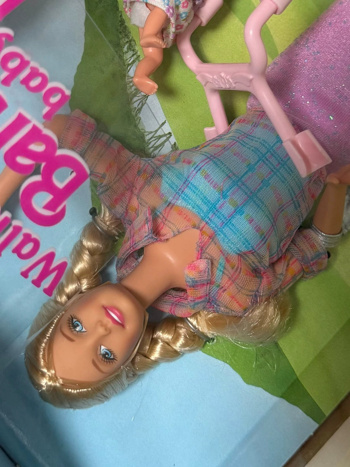 180926-toy-5 Barbie Walking Out of Print Collection Krissy